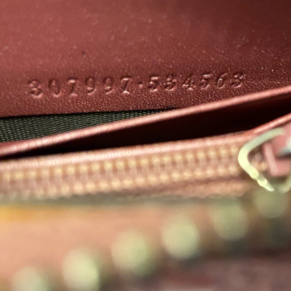 π₯SALE GUCCI ~ Micro GG ~ Patent Leather ~ Raspberry ~ Zip Around π - Picture 3 of 16